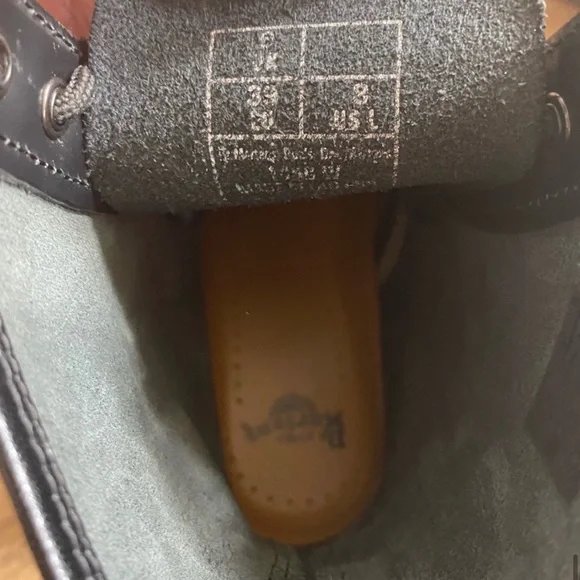 Dr. Martens 1460 Boots Sz 8 Smooth Leather
8 Eye - Picture 6 of 7